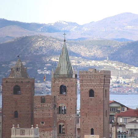 Largodoria - Viaarchivolto, Box Auto Privato Incluso Apartman Albenga Kültér fotó